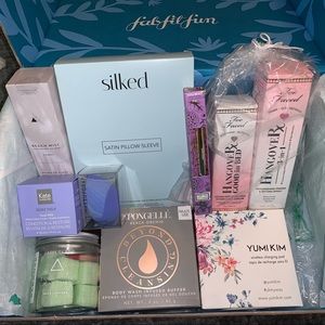 Summer FABFITFUN Box